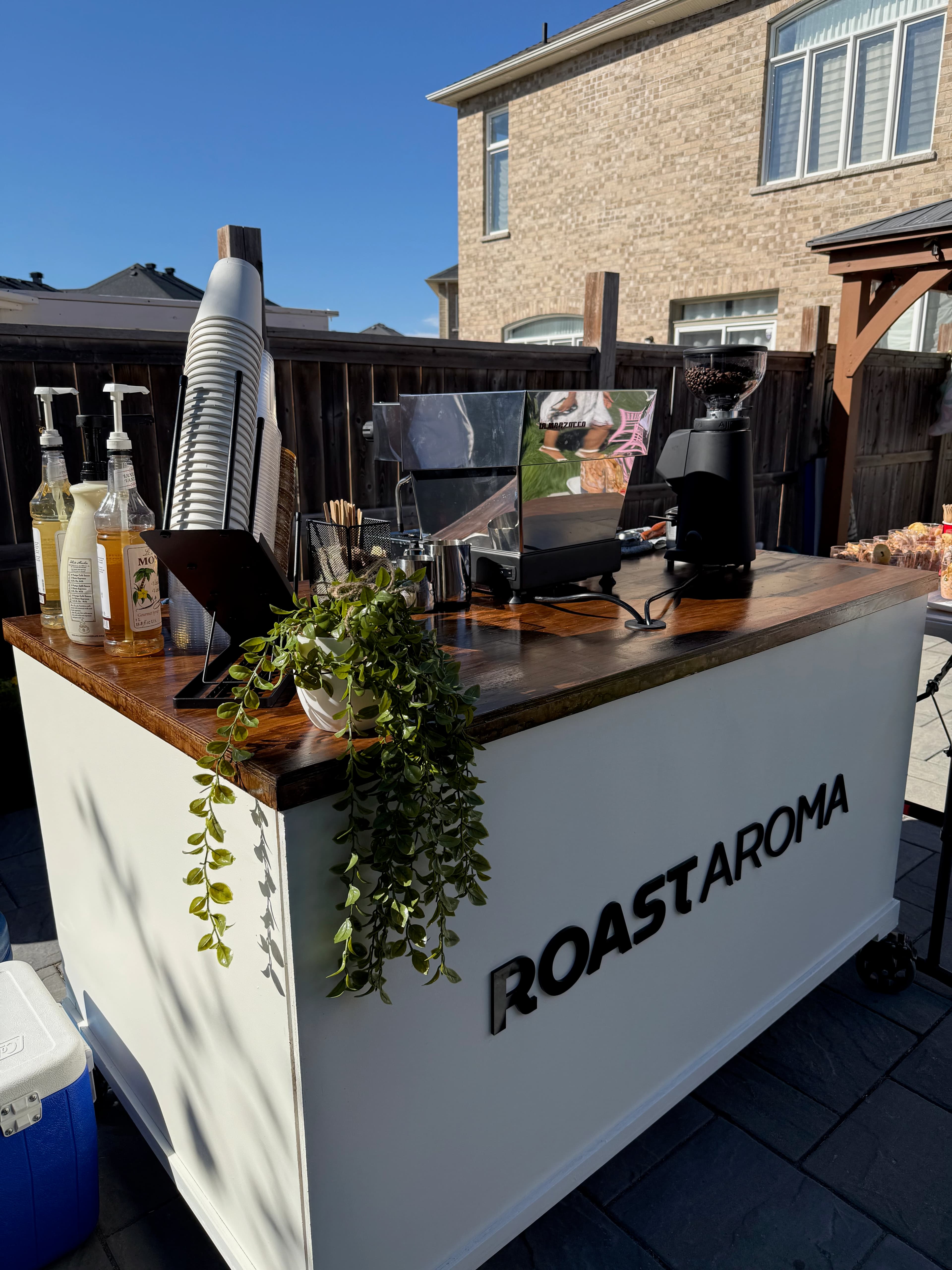Artisan latte art and specialty coffee